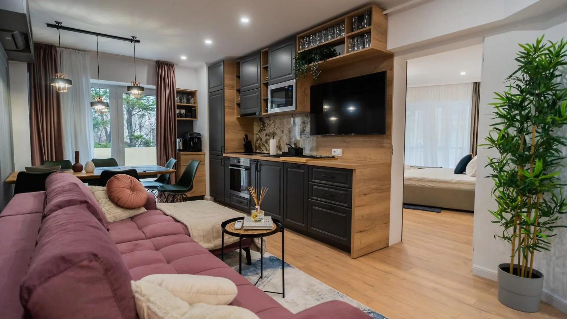 בוקרשט Urban Pearl - Old Town - Unique 4Br/3Ba Apartment 0*,  רומניה