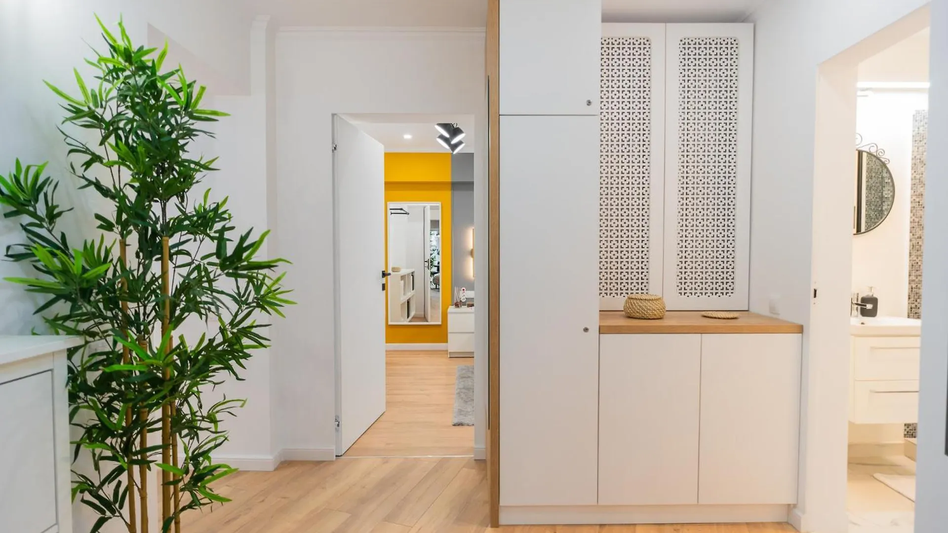 בוקרשט Urban Pearl - Old Town - Unique 4Br/3Ba Apartment רומניה