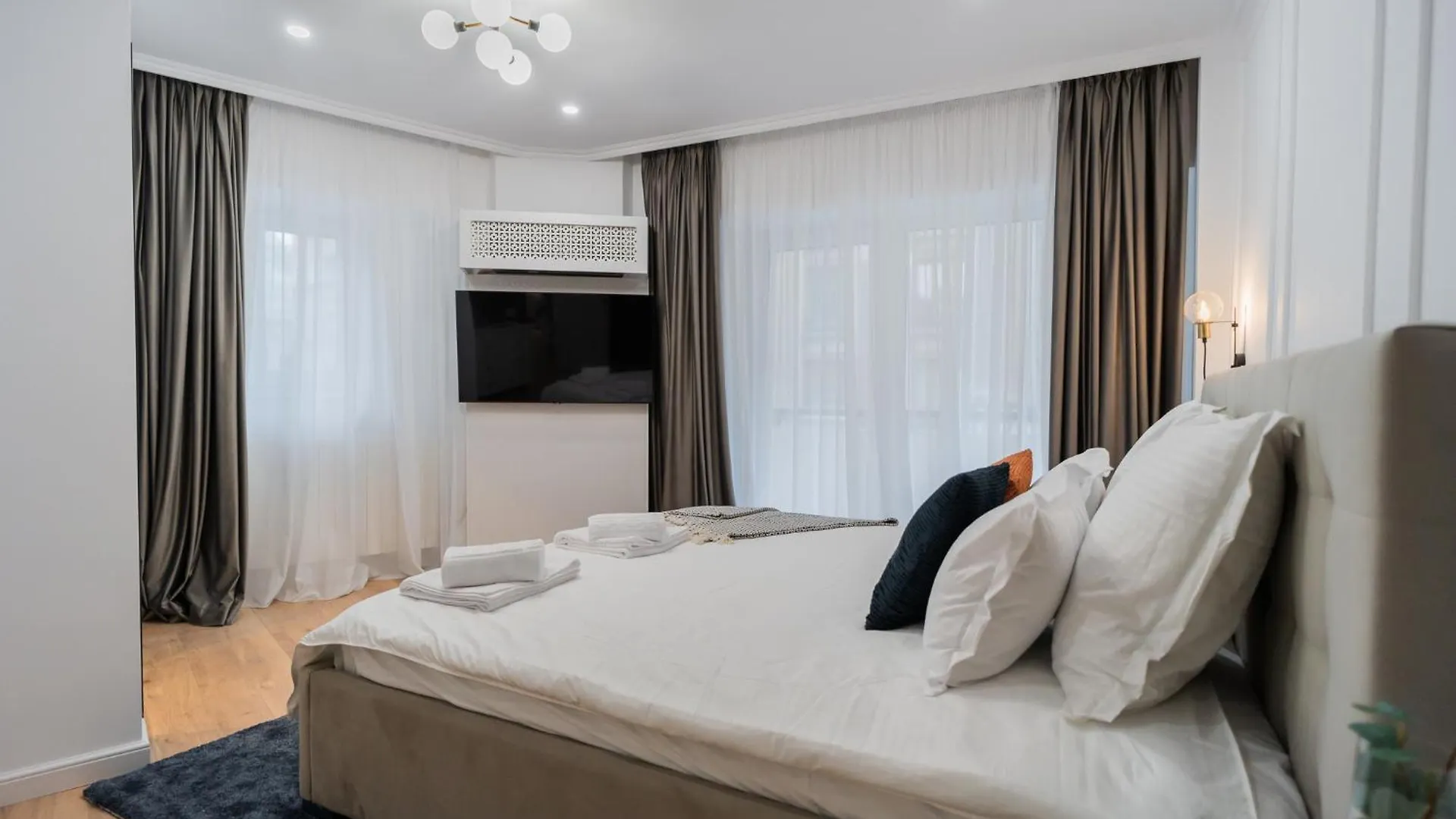בוקרשט Urban Pearl - Old Town - Unique 4Br/3Ba Apartment