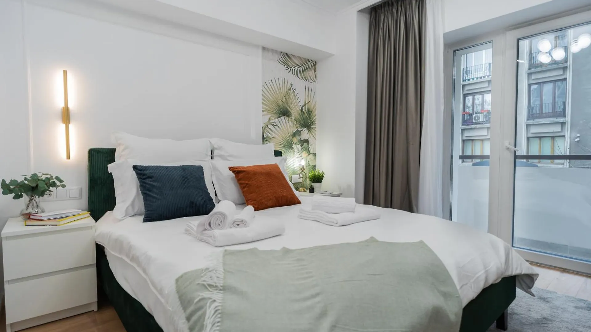Urban Pearl - Old Town - Unique 4Br/3Ba Apartment Bucharest 0*,