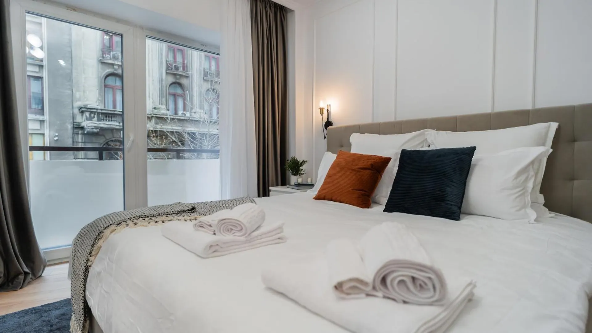 Urban Pearl - Old Town - Unique 4Br/3Ba Apartment Bucharest