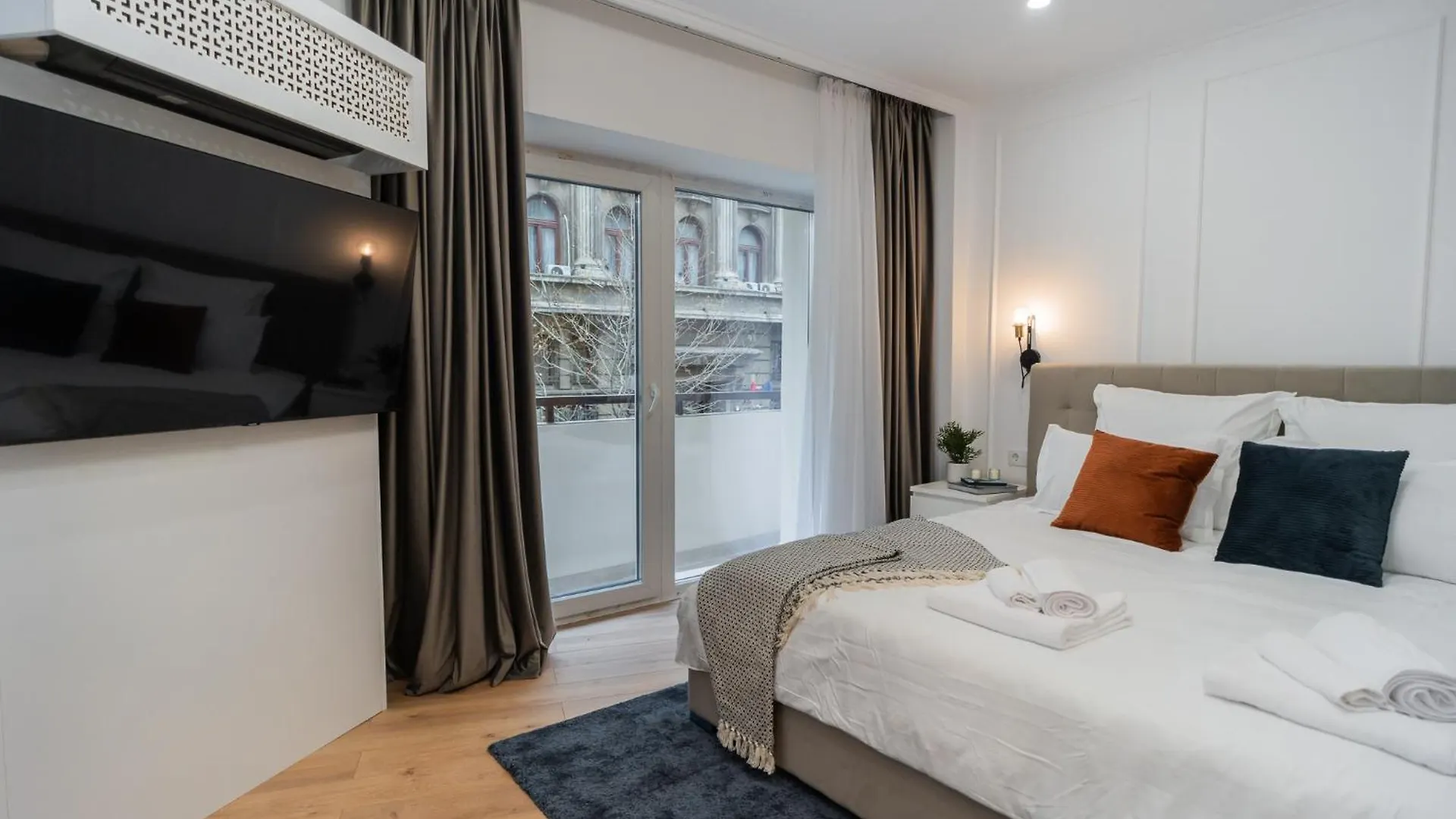 Urban Pearl - Old Town - Unique 4Br/3Ba Apartment Bucharest