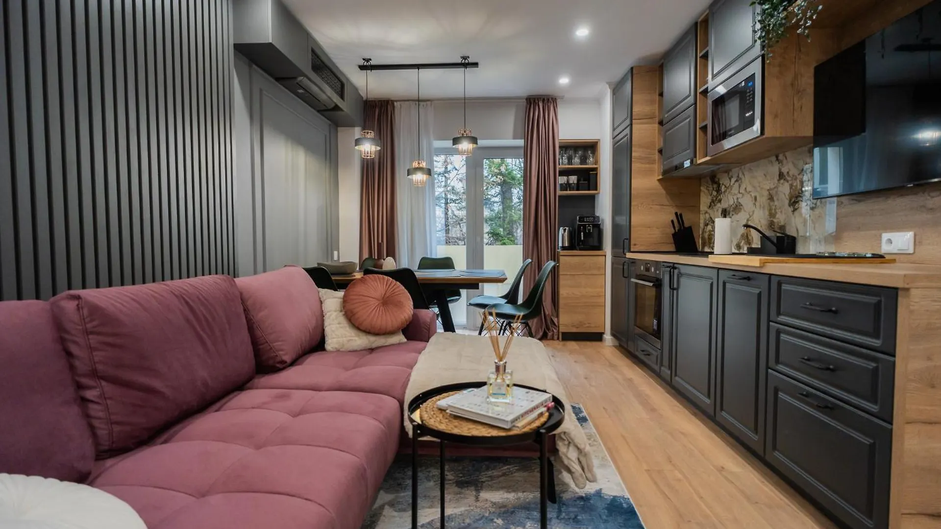 Urban Pearl - Old Town - Unique 4Br/3Ba Apartment contacts