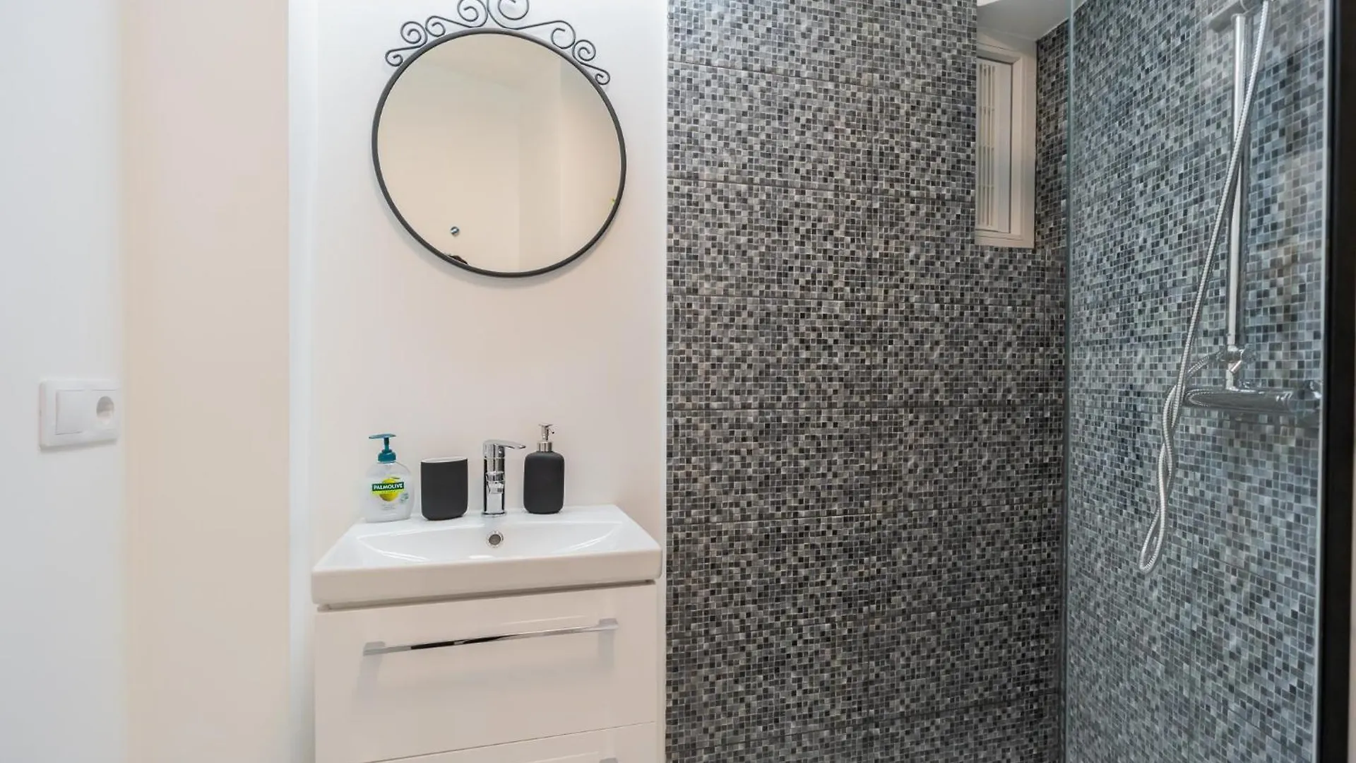 Urban Pearl - Old Town - Unique 4Br/3Ba Apartment Bucharest 0*,  Romania